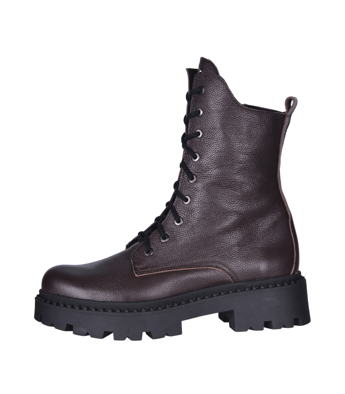 Hnědé jednoduché workery na černé podešvi 2483