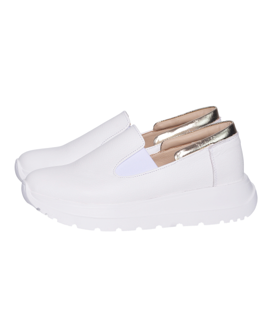  Bílé slip on mokasíny DTE054