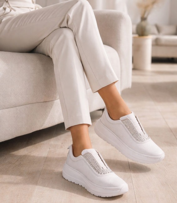 Bílé slip on tenisky s kamínky na podešvi unica 1012796