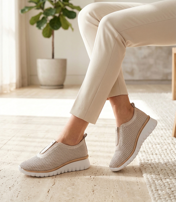 Dámské perforované zlaté slip on tenisky 2763