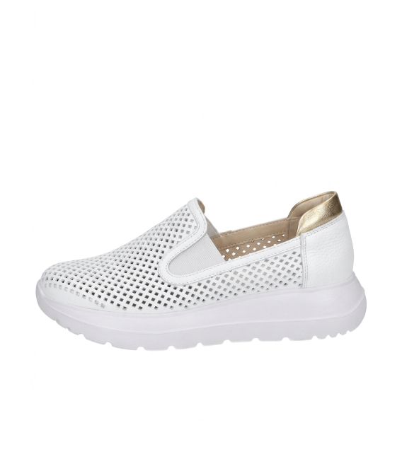 Bílé perforované slip on mokasíny DTE054