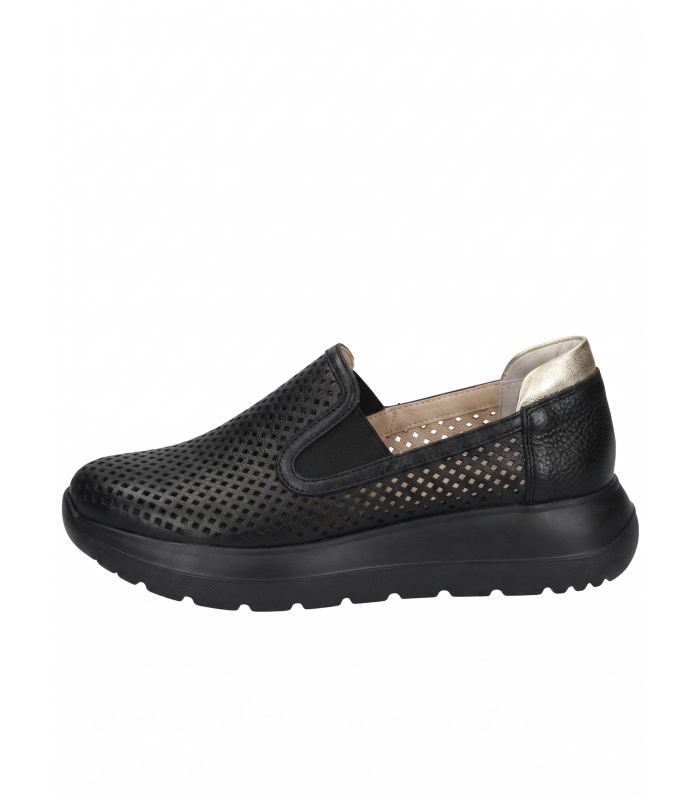 Černé perforované slip on mokasiny DTE054