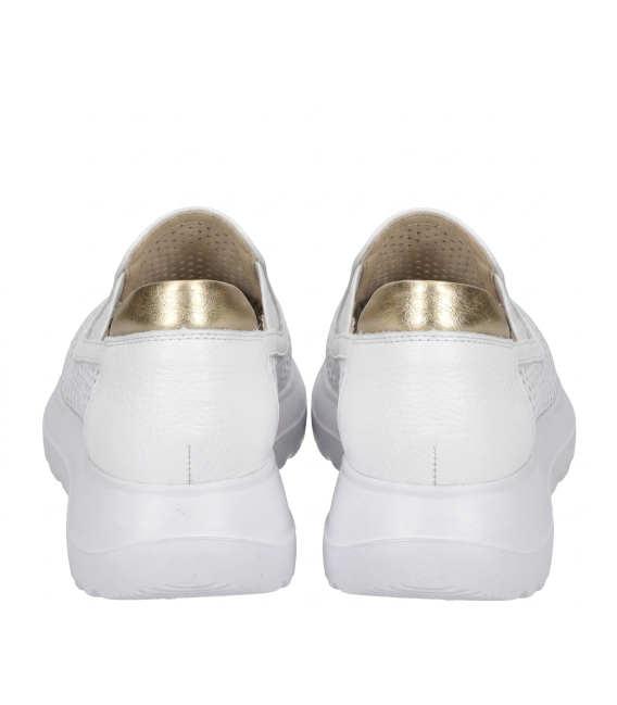 Bílé perforované slip on mokasíny DTE054