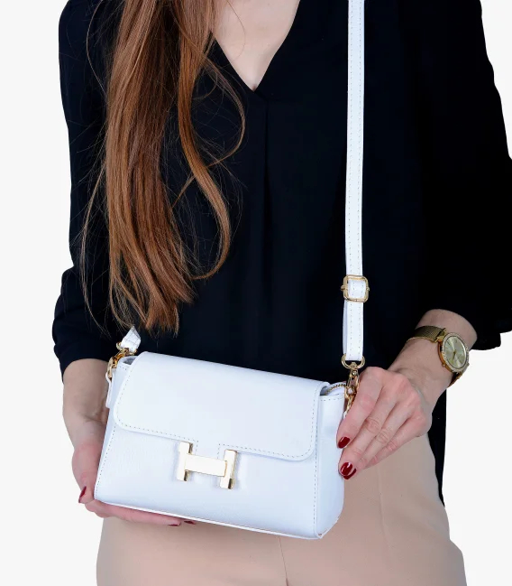 Zvýhodněný set bílé perforované slip on mokasíny DTE054+kabelka Ivana