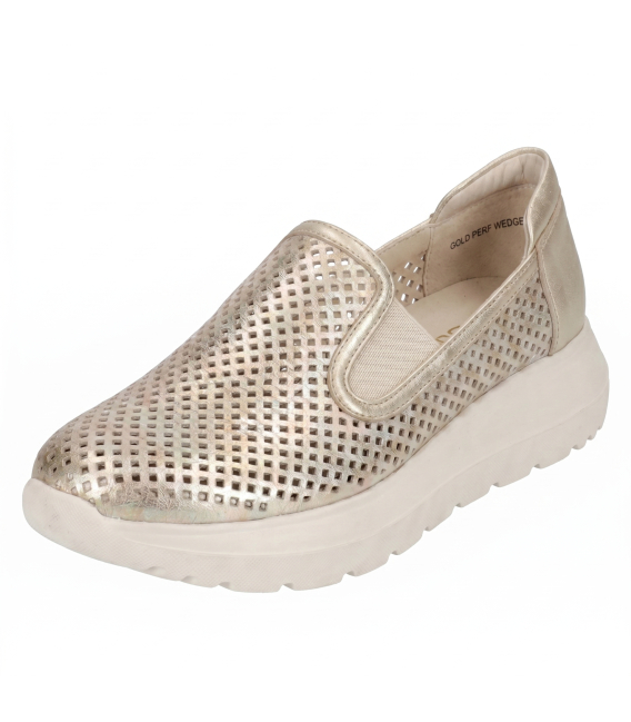 Zlaté perforované slip on mokasiny DTE054
