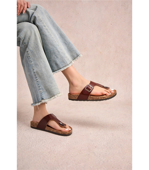 Dámské sportovně hnědé pantofle