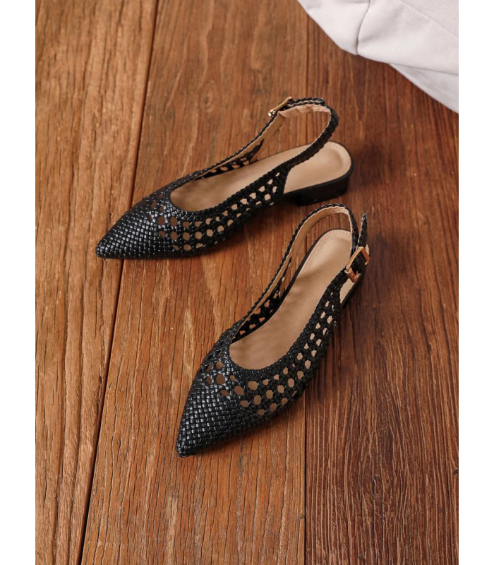  Černé proplétané sandály