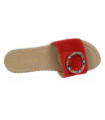 Červené kožené pantofle s barevnou ozdobou CA540
