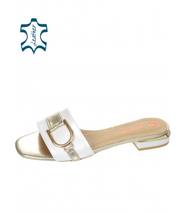 Bílé perleťové pantofle se zlatou ozdobou DSL2141