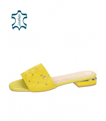 Žluté pantofle s jemným prošívaným svrškem DSL2206
