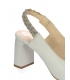 Bílé kožené sandály na podpatku s proplétaným kamínkovým zdobením 2328