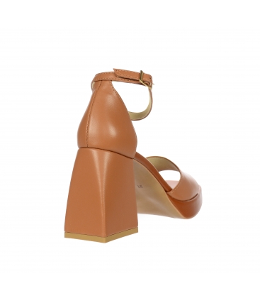 Hnědé jednoduché kožené sandály na širokém podpatku DSA2302